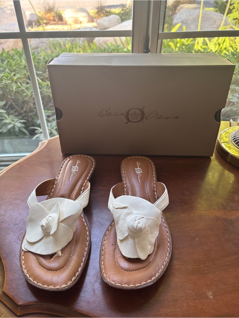 NIB Børn Crown Begonia Ivory Leather Floral Thong Wedge Sandals  Size 9
W01259 - Picture 6 of 7